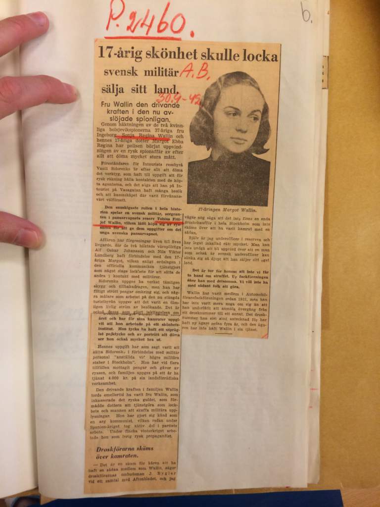 Artikel i Aftonbladet 30 september 1942 med rubriken "17-årig skönhet skulle locka svensk militär sälja sitt land". Artikeln handlar om Margot Vallin, 17, som på grund av bekantskapen med Vasilij Sidorenko drog in hela sin familj i en spionaffär.